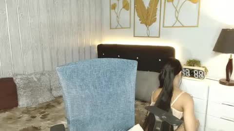 Snapshot of xasian_dollx chatting on 08/03/26, 06:34 ELLA online show from 08/03/26, 06:34