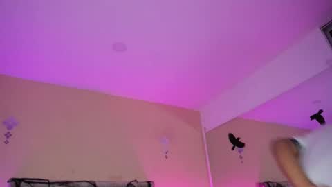 xavier fox   online show from 10/18/25, 03:42