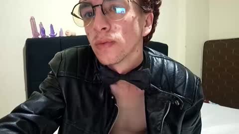 xavier_twink online show from 02/15/26, 04:31