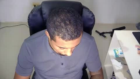 Xavier Miller online show from 10/24/25, 03:52