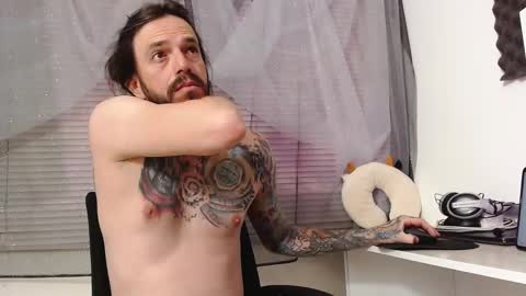 Snapshot of xcamtentationx chatting on 12/18/24, 12:40 xcamtentationx online show from 12/18/24, 12:40