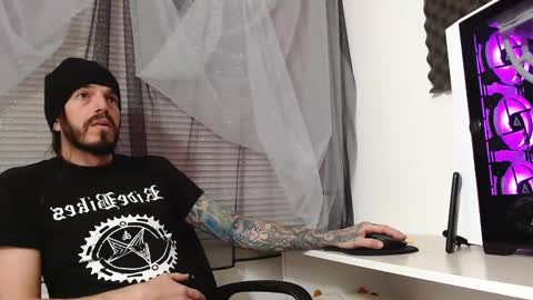 Snapshot of xcamtentationx chatting on 12/18/24, 05:10 xcamtentationx online show from 12/18/24, 05:10