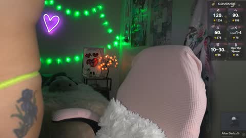 Snapshot of xclusivesecrets chatting on 02/16/26, 01:35 spoil me here online show from 02/16/26, 01:35