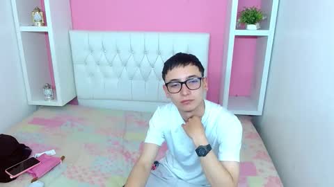 Snapshot of xcoupleplayxx chatting on 05/06/26, 03:24 xcoupleplayxx online show from 05/06/26, 03:24