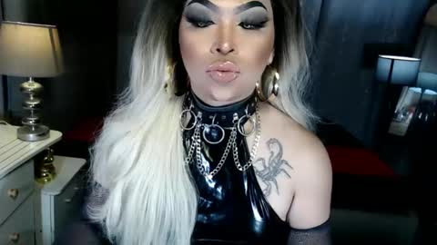 Zhavia online show from 12/01/25, 07:08