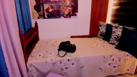 Snapshot of xdirtymistressx chatting on 02/19/25, 08:44 XDirtymistressX online show from 02/19/25, 08:44