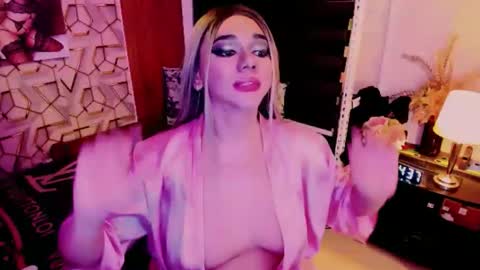 Snapshot of xdirtymistressx chatting on 10/18/25, 08:37 XDirtymistressX online show from 10/18/25, 08:37