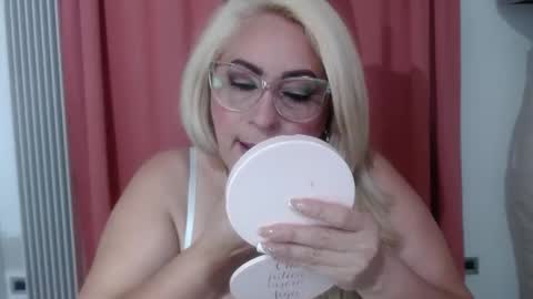 Elena online show from 03/02/26, 09:16