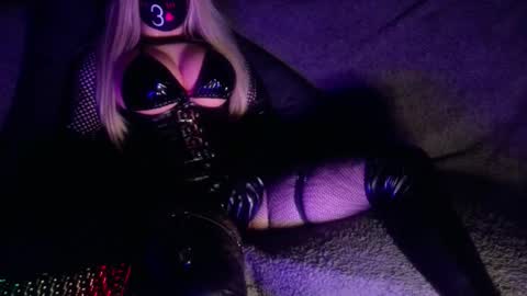 Snapshot of xellarosekittyx chatting on 02/23/26, 07:55 Ella online show from 02/23/26, 07:55