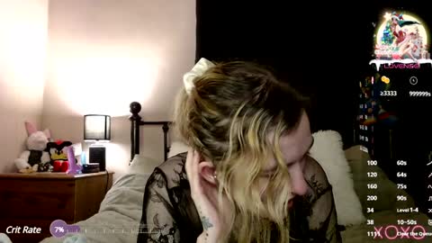 Snapshot of xelliee_rosex chatting on 12/28/24, 02:43 EllieeRose online show from 12/28/24, 02:43