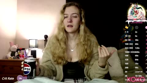 Snapshot of xelliee_rosex chatting on 12/31/24, 08:34 EllieeRose online show from 12/31/24, 08:34