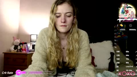 Snapshot of xelliee_rosex chatting on 01/05/25, 04:04 EllieeRose online show from 01/05/25, 04:04