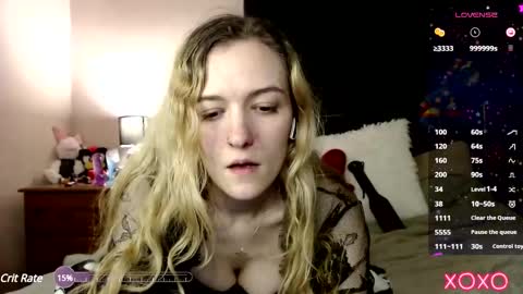 Snapshot of xelliee_rosex chatting on 02/10/25, 09:04 EllieeRose online show from 02/10/25, 09:04