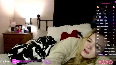 Snapshot of xelliee_rosex chatting on 03/01/25, 07:37 EllieeRose online show from 03/01/25, 07:37