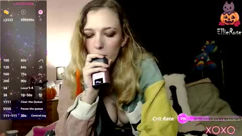 Snapshot of xelliee_rosex chatting on 11/09/25, 02:43 EllieeRose online show from 11/09/25, 02:43