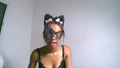 xenhuu online show from 12/17/25, 04:46