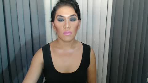 GWEN THOMPSON .......   online show from 12/29/24, 04:05