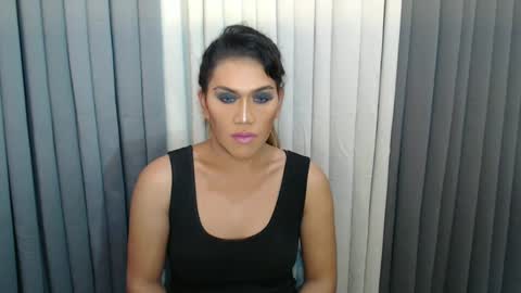 GWEN THOMPSON .......   online show from 01/01/25, 11:16