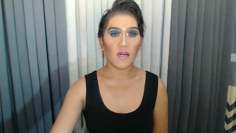 GWEN THOMPSON .......   online show from 01/25/25, 02:14