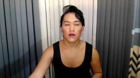 GWEN THOMPSON .......   online show from 02/02/25, 11:08