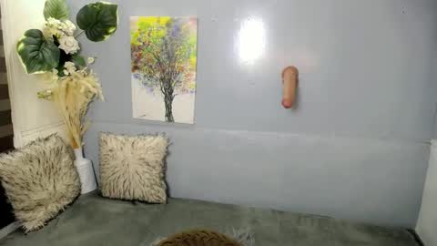 GWEN THOMPSON .......   online show from 03/09/25, 12:00