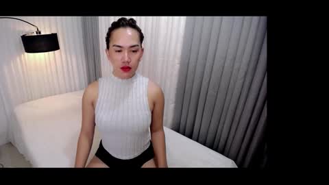 GWEN THOMPSON .......   online show from 09/28/25, 08:25