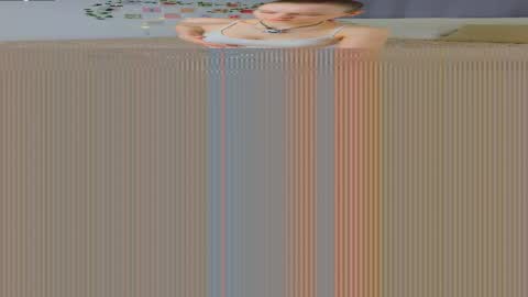 Luna and Lina online show from 12/17/25, 04:07