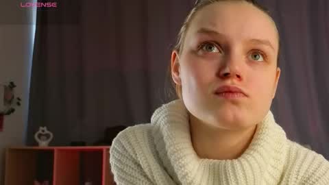 Luna and Lina online show from 02/05/26, 04:06