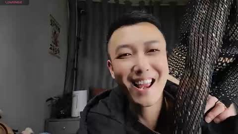      online show from 03/10/25, 12:48