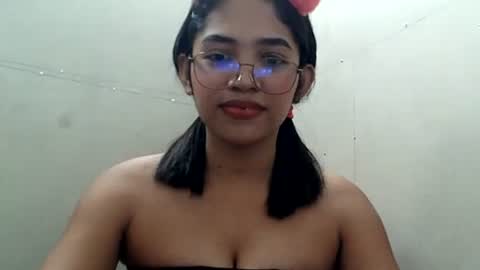 xiaomeee online show from 10/25/25, 12:07