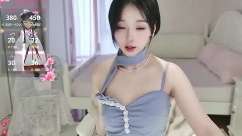 xiaoyu ko online show from 10/26/25, 05:35