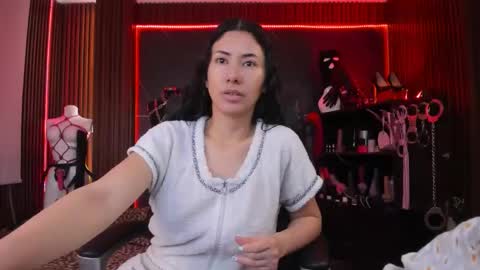 Snapshot of xiaqueen chatting on 09/18/25, 11:01 XiaQueen I M online show from 09/18/25, 11:01
