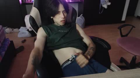 Snapshot of xice_boy chatting on 12/14/25, 10:36 xIce Boy online show from 12/14/25, 10:36