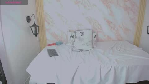 XiomyFox online show from 04/22/26, 04:08