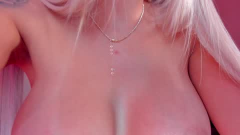 Snapshot of xjelly_pie chatting on 12/09/24, 02:45 Charisma online show from 12/09/24, 02:45