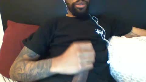 Snapshot of xjonathanxgx chatting on 03/06/25, 03:02 OmgItsSoFuckingBig online show from 03/06/25, 03:02