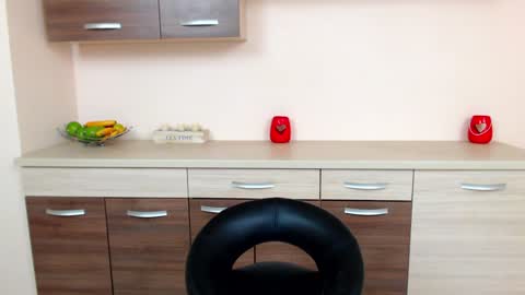 Snapshot of xkimoraxx chatting on 12/27/24, 11:39 Kim online show from 12/27/24, 11:39