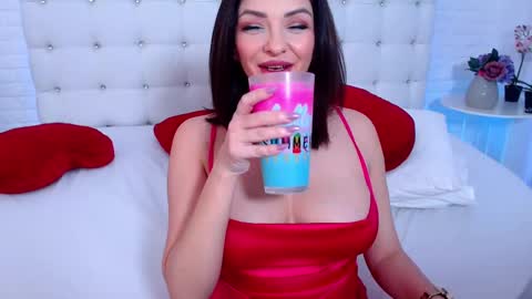 Snapshot of xkimoraxx chatting on 02/10/25, 12:30 Kim online show from 02/10/25, 12:30