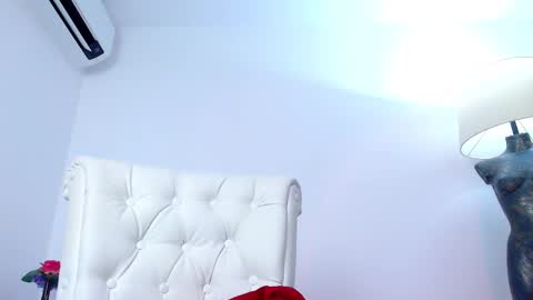 Snapshot of xkimoraxx chatting on 03/06/25, 01:27 Kim online show from 03/06/25, 01:27