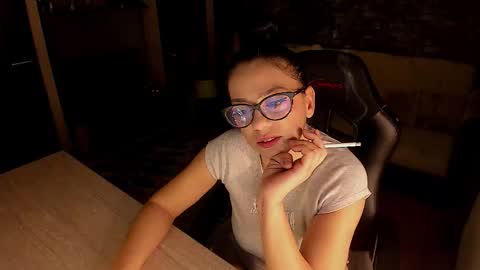 Lara online show from 02/15/26, 08:49