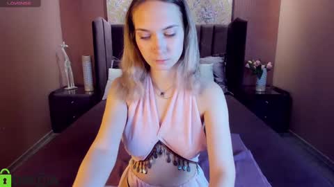 Snapshot of xlindamilfxx chatting on 02/10/25, 01:55 Linda online show from 02/10/25, 01:55