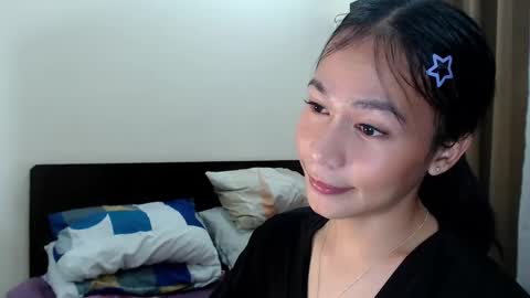 Snapshot of xlovely_destinyx chatting on 02/20/26, 09:15 Alice online show from 02/20/26, 09:15