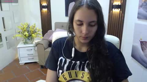 lunna online show from 10/20/25, 07:36