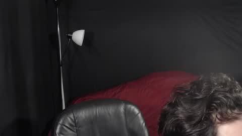 Snapshot of xmetalstudx chatting on 12/11/24, 07:57 MetalstudMaster online show from 12/11/24, 07:57