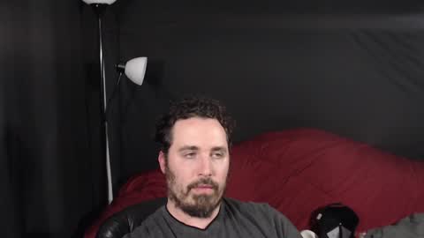 Snapshot of xmetalstudx chatting on 12/17/24, 02:01 MetalstudMaster online show from 12/17/24, 02:01