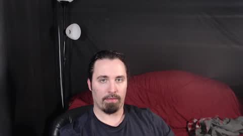 Snapshot of xmetalstudx chatting on 01/17/25, 12:31 MetalstudMaster online show from 01/17/25, 12:31