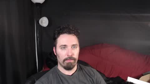 Snapshot of xmetalstudx chatting on 02/14/25, 03:33 MetalstudMaster online show from 02/14/25, 03:33