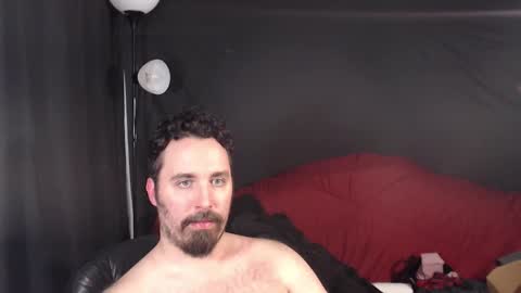 Snapshot of xmetalstudx chatting on 02/17/25, 04:09 MetalstudMaster online show from 02/17/25, 04:09