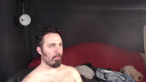 Snapshot of xmetalstudx chatting on 03/11/25, 07:04 MetalstudMaster online show from 03/11/25, 07:04