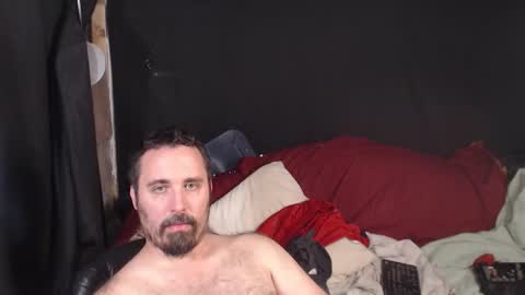 Snapshot of xmetalstudx chatting on 10/19/25, 04:24 MetalstudMaster online show from 10/19/25, 04:24